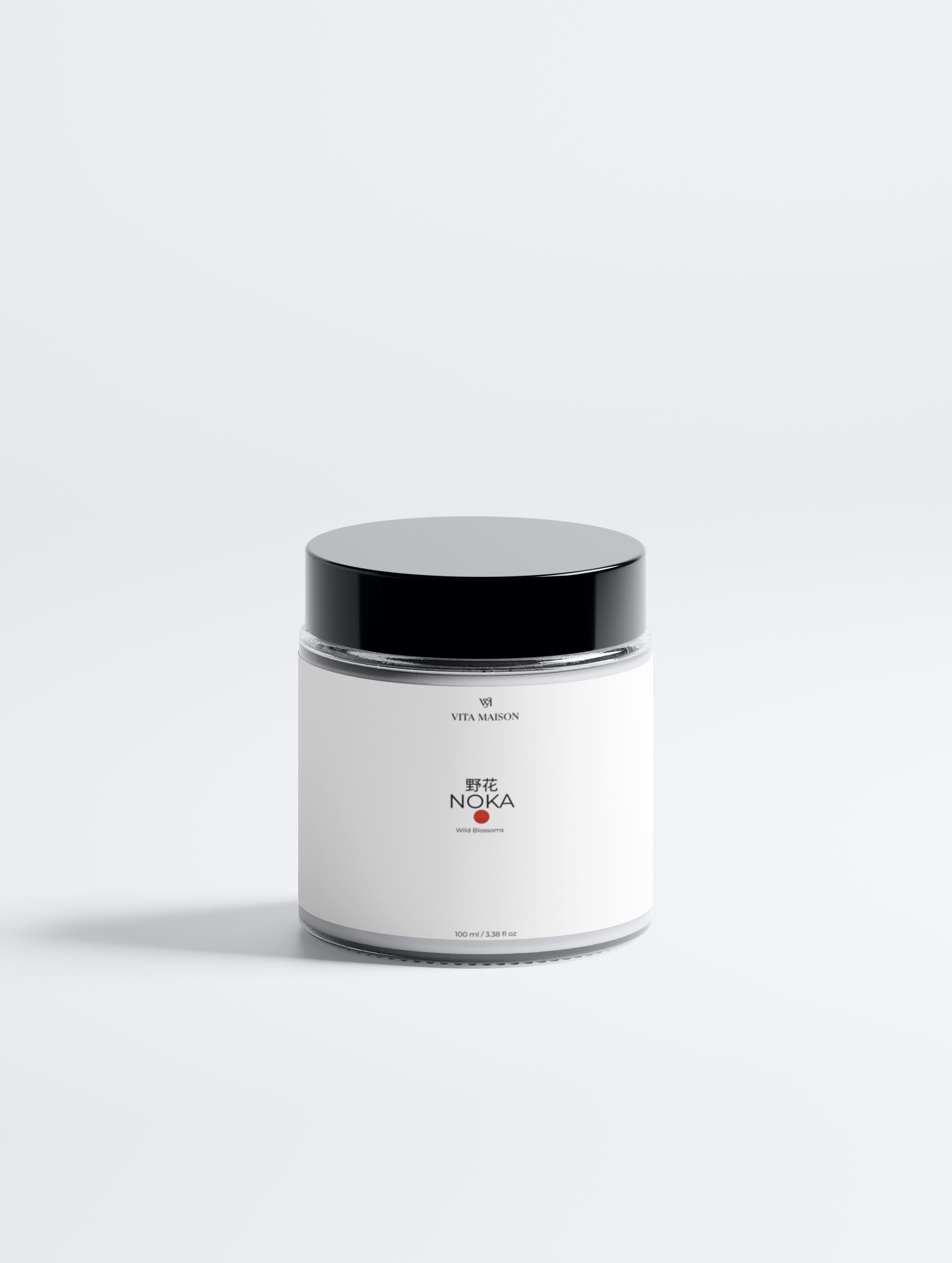 NOKA Open Meadows Candle von VITA MAISON im Glasgefäß mit floraler Duftkomposition